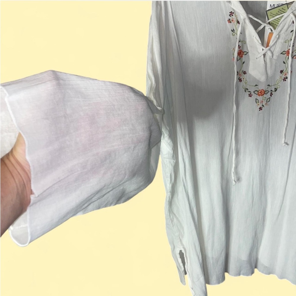 NWT White Stag Top with Floral Embroidery lace up neckline 26W/28W - Picture 2 of 7